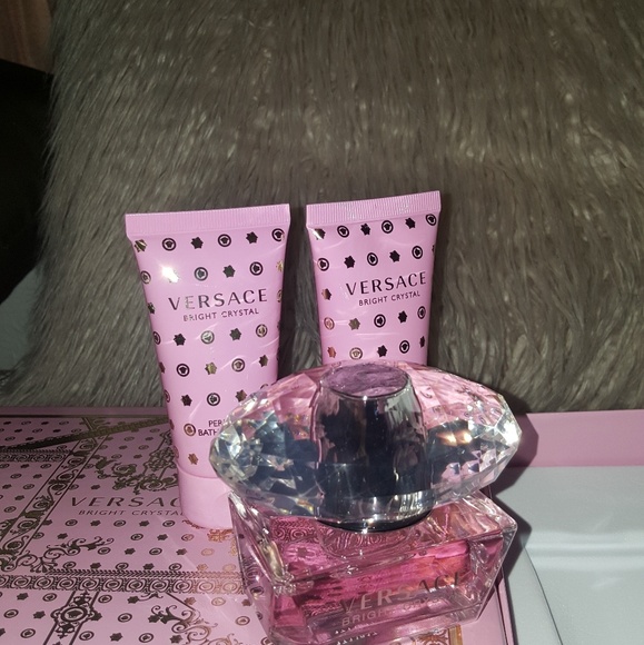 Versace Gift Set - Picture 2 of 4